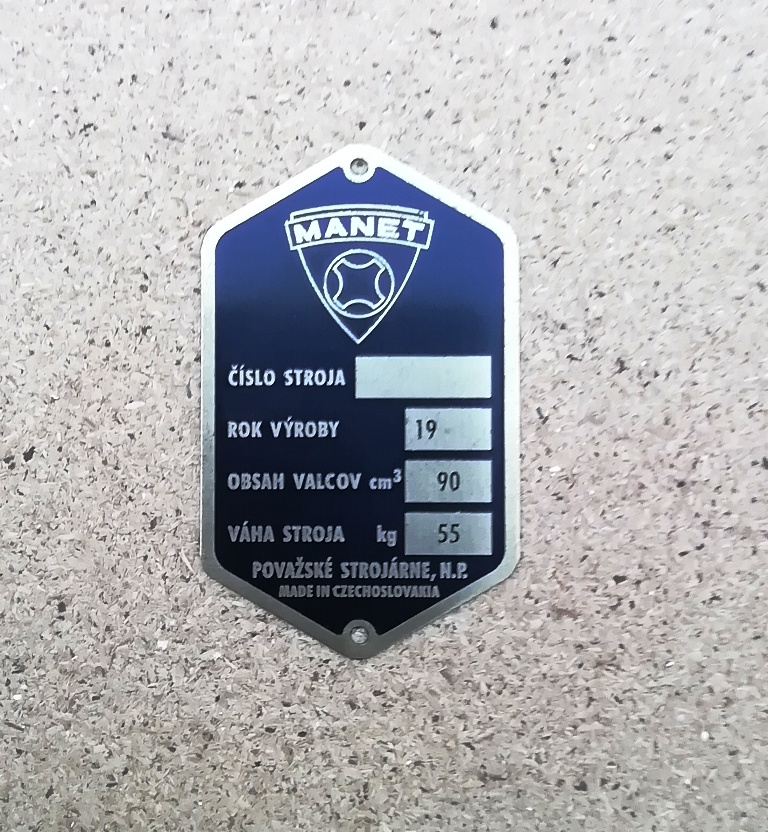 Výrobní typový štítek Manet 90 - krátký