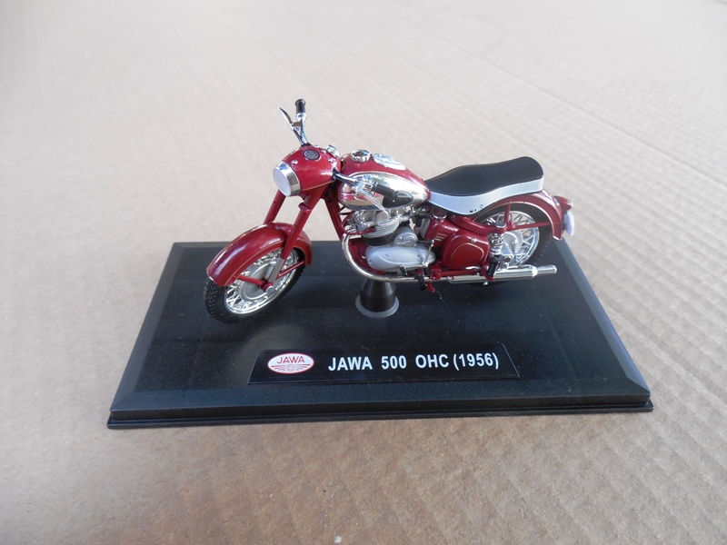 Model Jawa 500/15 OHC (červený)