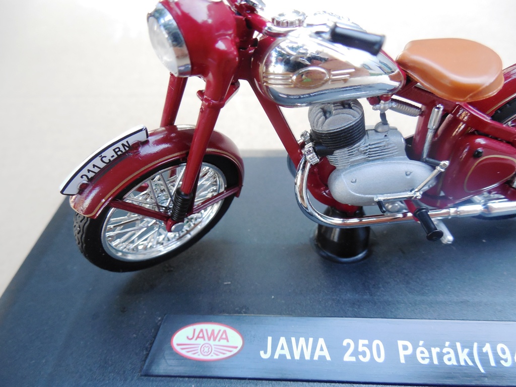 Model Jawa 250/11 - Pérák (červený)